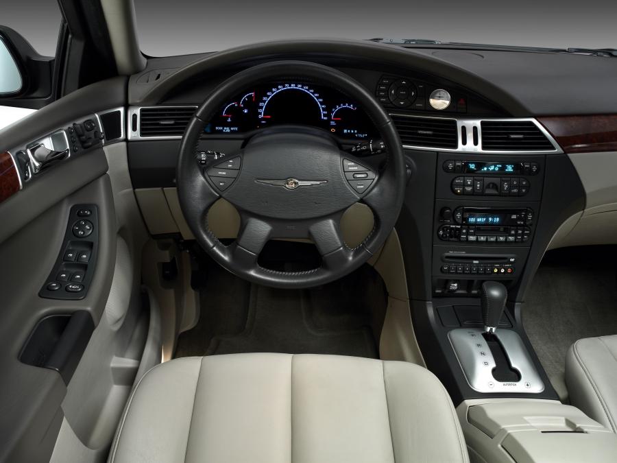  Chrysler Pacifica 2004 года  (фото 12 из 105)